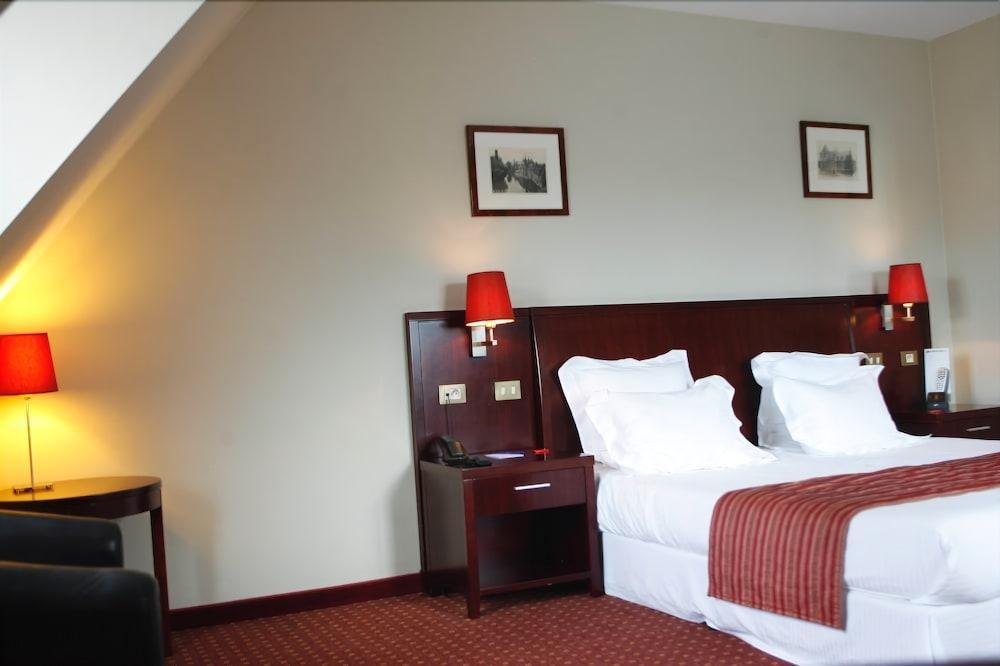 Hotel Restaurant Weinebrugge 4*